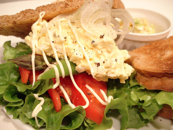 エッグサラダサンド