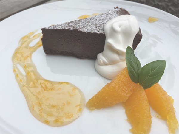 クラシックホットチョコレートケーキ